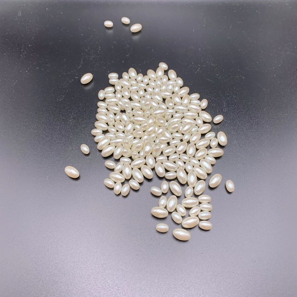 Pearl beads. Assorted sizes. - Picture 2 of 2